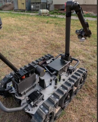 ربات نظامی Eod خنثی کردن مهمات انفجاری شامل بدنه و سیستم کنترل موبایل است